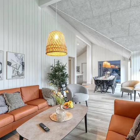 בית נופש In With Sauna