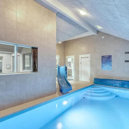 בית נופש In With Sauna