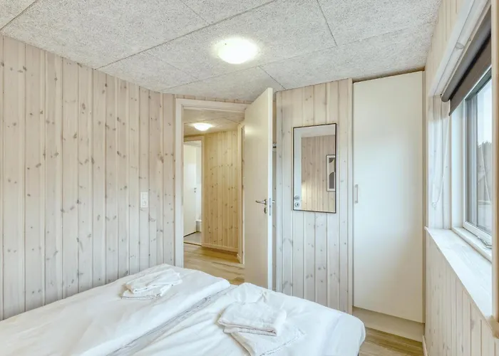 In With Sauna *